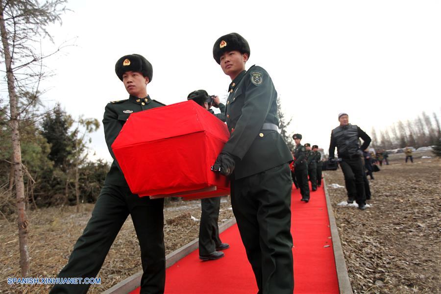 Los restos de siete soldados rusos que murieron en la provincia de Heilongjiang, noreste de China, cuando ayudaban a defender a China de la invasión japonesa en 1945, fueron sepultados en un parque de mártires en la ciudad de Mudanjiang.
