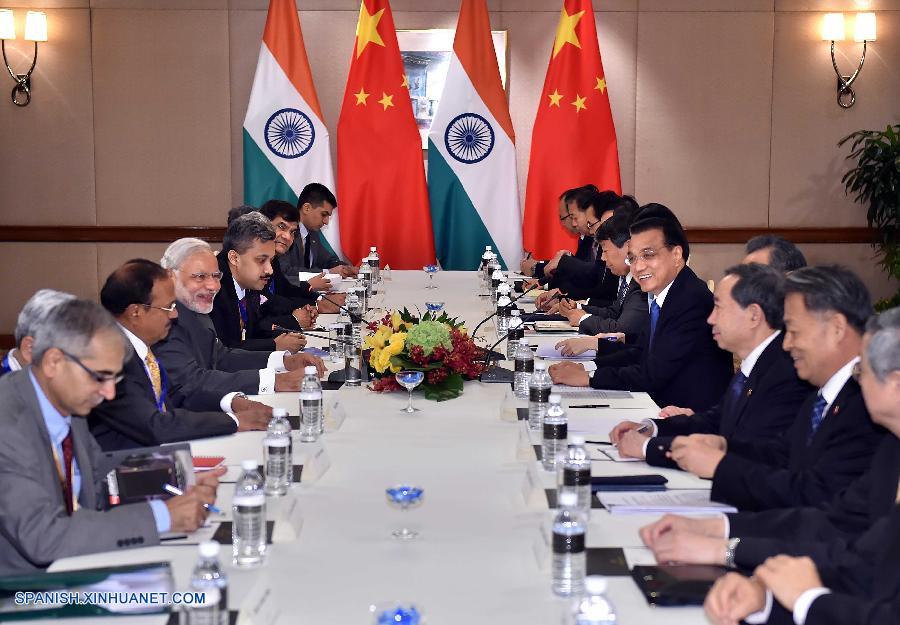 El primer ministro chino, Li Keqiang, que efectúa una visita a Malasia, anunció este sábado que China y la India, los dos mayores países en vías de desarrollo del mundo, cuentan con más intereses comunes que divergencias.
