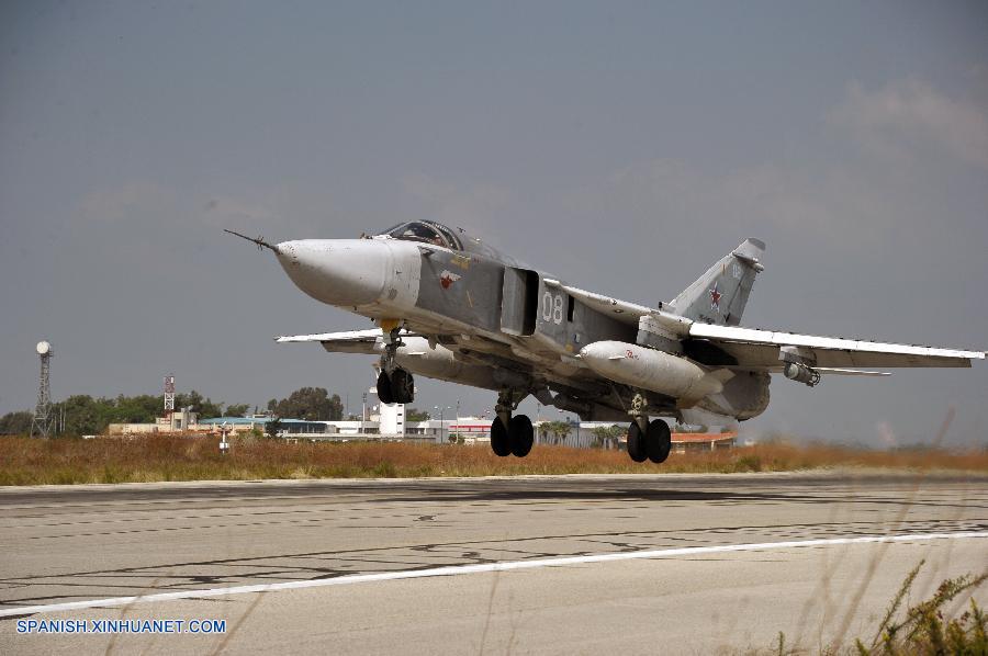 El Ministerio de Defensa de Rusia confirmó este martes que un avión de combate Su-24 se estrelló en Siria y aseguró que no violó el espacio aéreo turco.