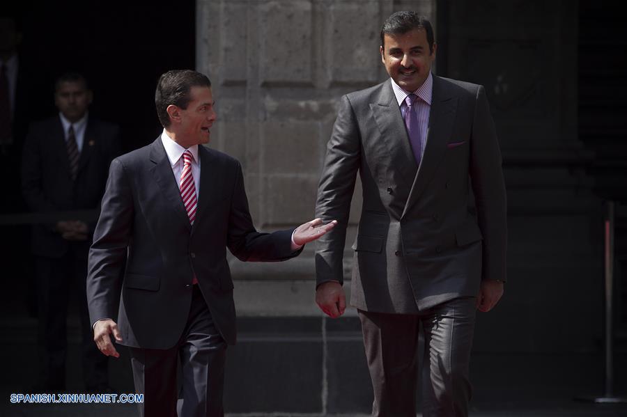 México y Qatar suscribieron este martes dos acuerdos y tres memorandos de entendimiento para impulsar la relación bilateral y en el marco de una visita oficial que realiza a este país el emir de Qatar, Jeque Tamim bin Hamad Al-Thani.