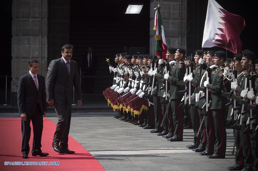 México y Qatar suscribieron este martes dos acuerdos y tres memorandos de entendimiento para impulsar la relación bilateral y en el marco de una visita oficial que realiza a este país el emir de Qatar, Jeque Tamim bin Hamad Al-Thani.