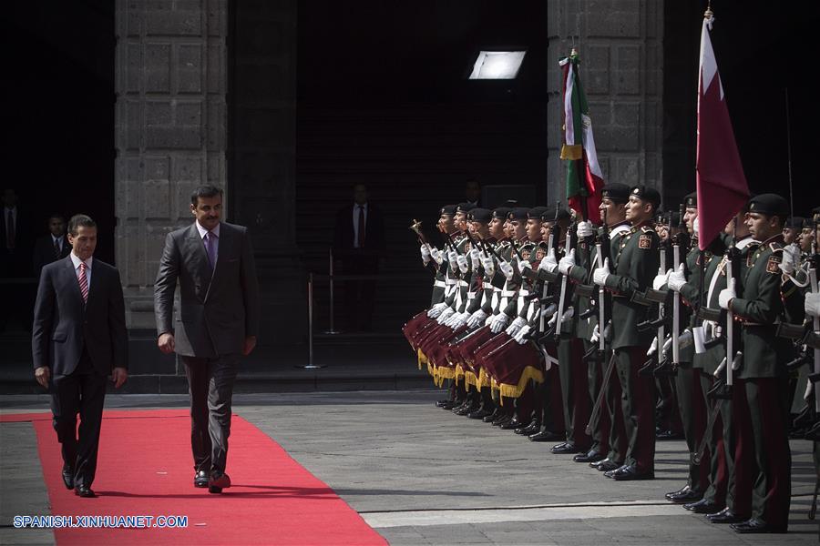 México y Qatar suscribieron este martes dos acuerdos y tres memorandos de entendimiento para impulsar la relación bilateral y en el marco de una visita oficial que realiza a este país el emir de Qatar, Jeque Tamim bin Hamad Al-Thani.