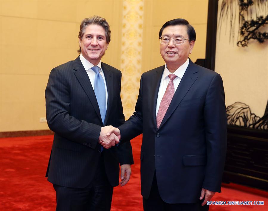 （时政）张德江与阿根廷副总统兼参议长布杜举行会谈