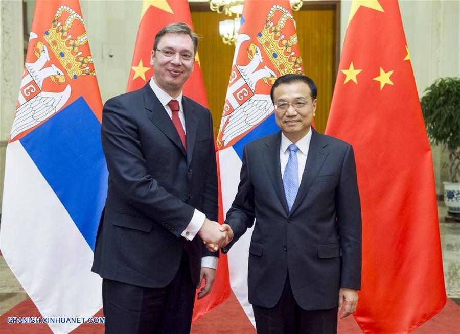 El primer ministro de China, Li Keqiang, conversó en Beijing con su homólogo de Serbia, Aleksandar Vucic, y prometieron impulsar su asociación estratégica bilateral.