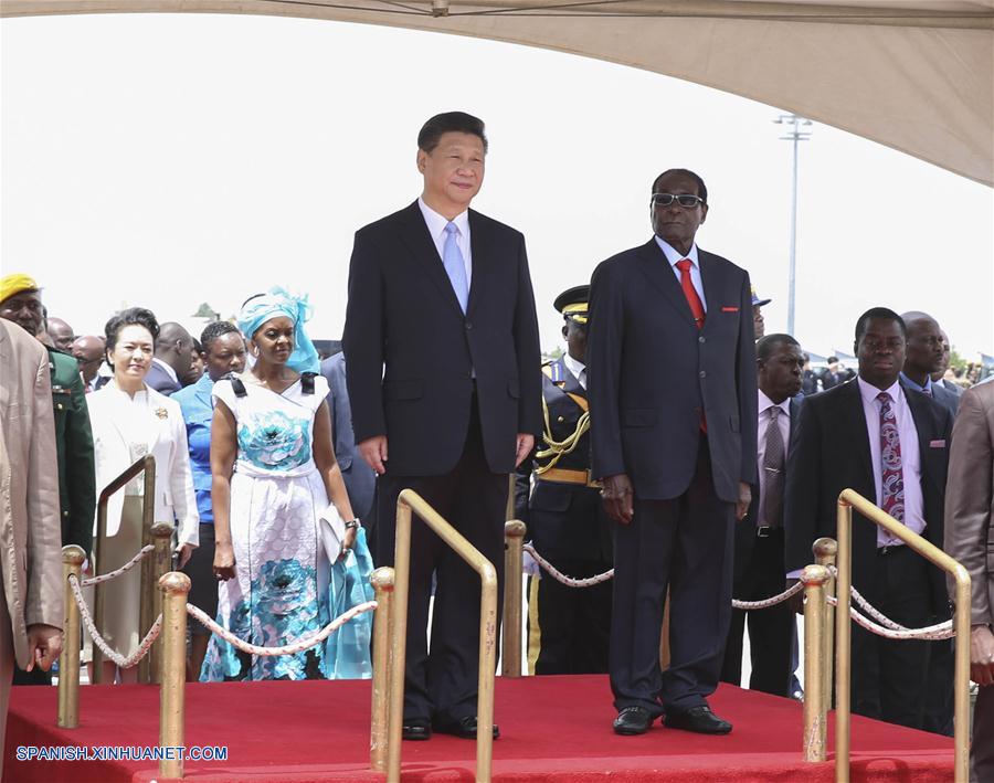 El presidente de China, Xi Jinping, llegó a esta capital para una visita de Estado a Zimbabwe, destinada a seguir fomentando la amistad tradicional entre los dos países y esbozar el curso del desarrollo futuro de las relaciones bilaterales.