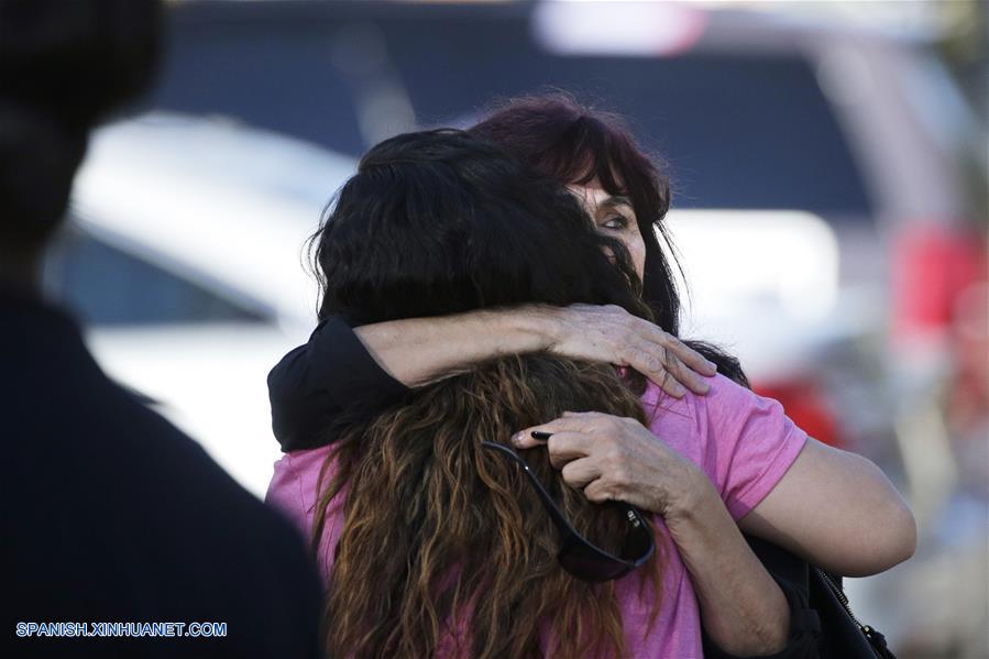 Las autoridades de San Bernardino, en el sur de California, indicaron que uno o más hombres armados abrieron fuego hoy en el lugar y balearon a cerca de 20 personas.