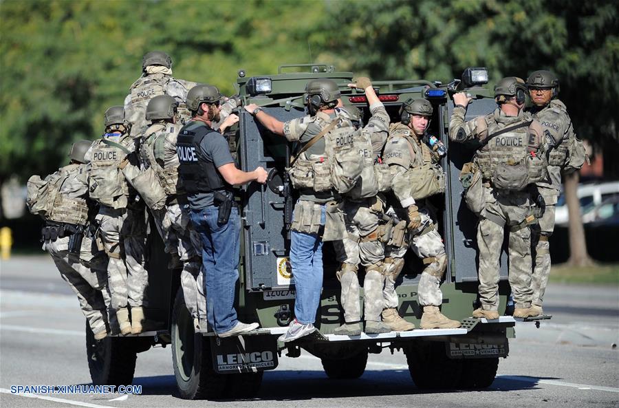 Las autoridades de San Bernardino, en el sur de California, indicaron que uno o más hombres armados abrieron fuego hoy en el lugar y balearon a cerca de 20 personas.