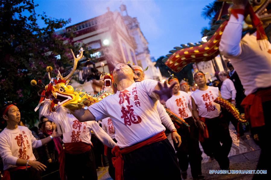 La Región Administrativa Especial (RAE) de Macao de China empezó hoy un desfile carnavalesco en celebración del decimosexto aniversario de su retorno a la patria y el décimo aniversario de la inclusión de sitios históricos en el Patrimonio de la Humanidad.