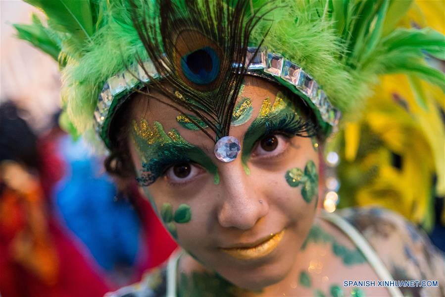 La Región Administrativa Especial (RAE) de Macao de China empezó hoy un desfile carnavalesco en celebración del decimosexto aniversario de su retorno a la patria y el décimo aniversario de la inclusión de sitios históricos en el Patrimonio de la Humanidad.