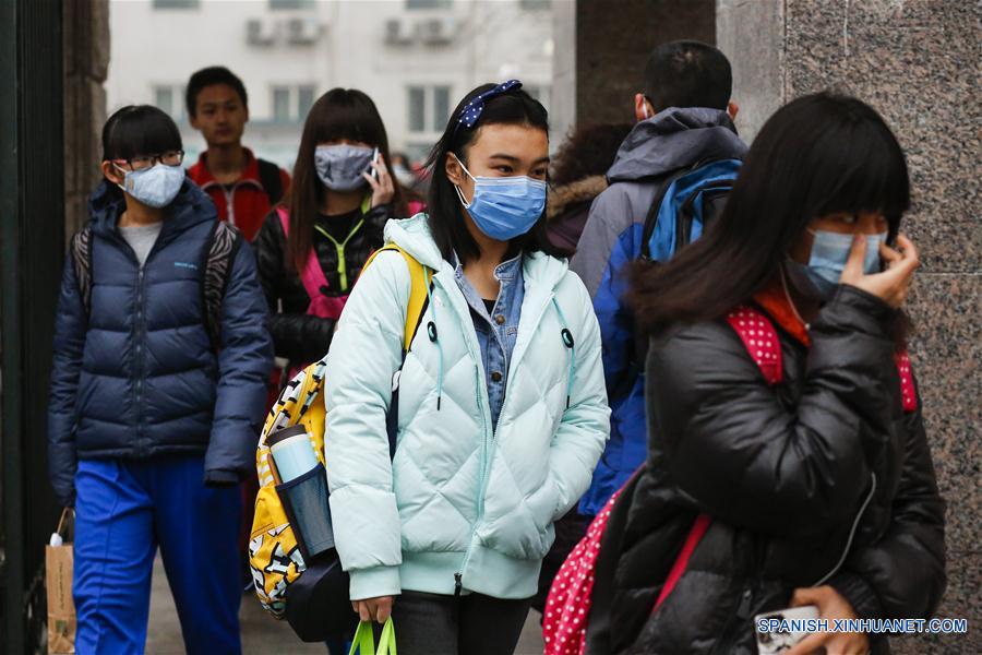 （社会）（3）北京首次启动空气重污染红色预警 中小学幼儿园停课