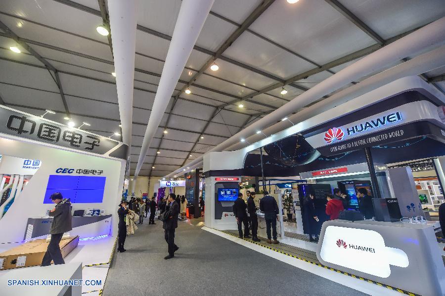 Una exposición sobre internet a la que han asistido más de 200 compañías de todo el mundo abrió sus puertas hoy martes en la provincia oriental china de Wuzhen como parte de la II Conferencia Mundial de Internet.