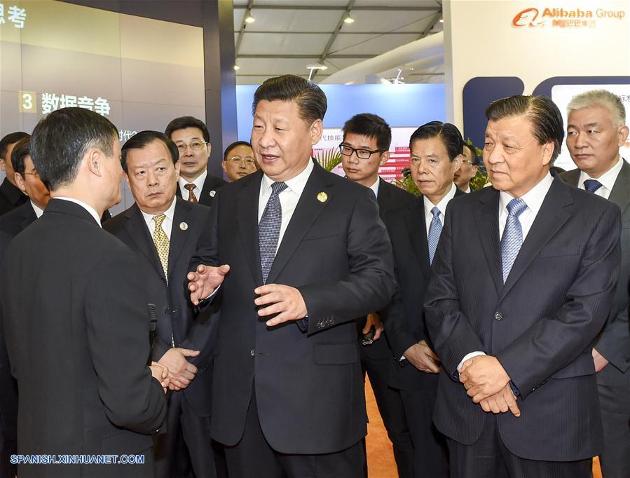 El presidente chino, Xi Jinping, instó el miércoles a que se promueva el desarrollo impulsado por la innovación a través del aprovechamiento de las oportunidades en la era de internet.