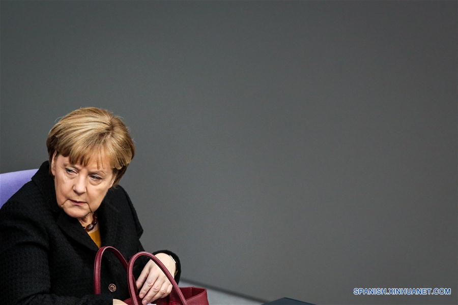 La canciller alemana Angela Merkel expresó su apoyo a los planes de la Unión Europea (UE) para proteger mejor sus fronteras externas, antes de una cumbre en la que los líderes de las 28 naciones del bloque discutirán la manera de frenar la afluencia masiva de refugiados.