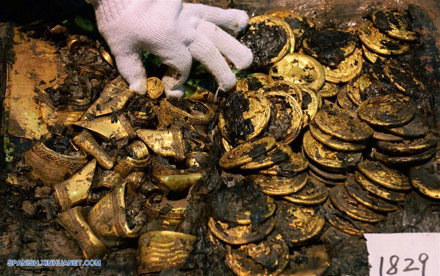 Arqueólogos chinos descubrieron 96 monedas de oro en la tumba de un aristócrata que data de la dinastía Han Occidental (206 a. C. - 24 d. C.), elevando el total a 285 piezas.