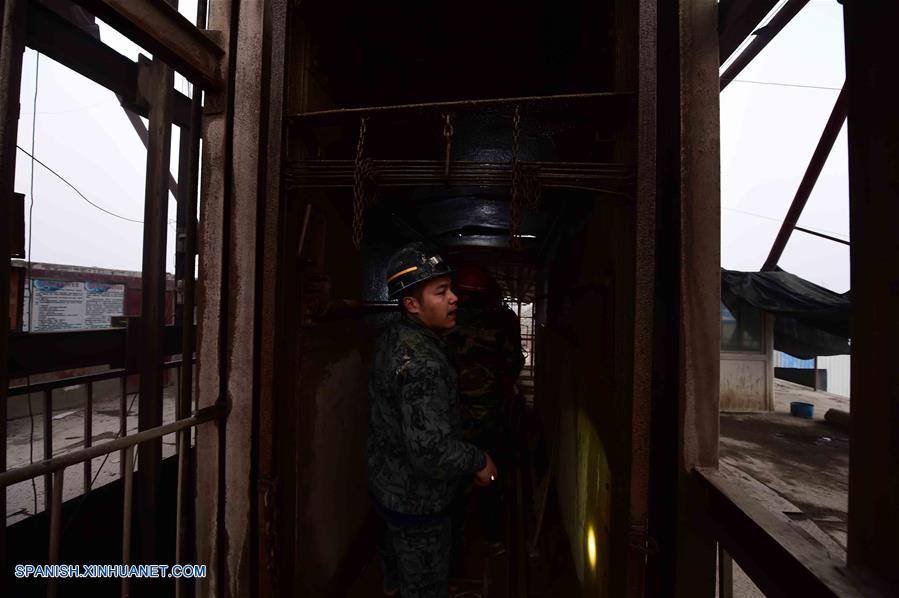Una mina de yeso se derrumbó en la provincia oriental china de Shandong, enterrando a 25 personas, informó el gobierno local sin dar más detalles.