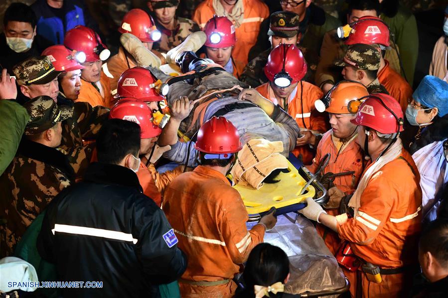 Once de las 29 personas atrapadas en el derrumbe de una mina de yeso en el este de China han sido rescatadas, informaron los rescatistas.