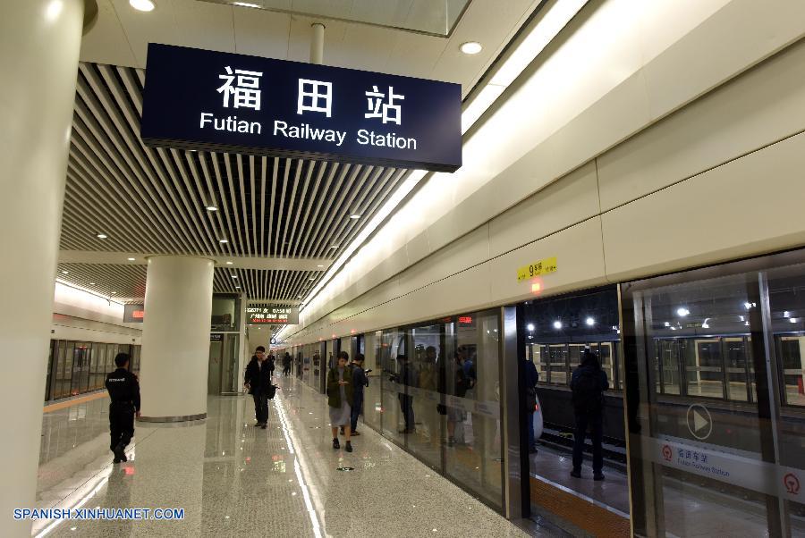 La mayor estación de ferrocarril subterránea de Asia se inauguró hoy miércoles en la ciudad meridional china de Shenzhen, lanzando el servicio de ferrocarril de alta velocidad entre Guangzhou y Hong Kong.