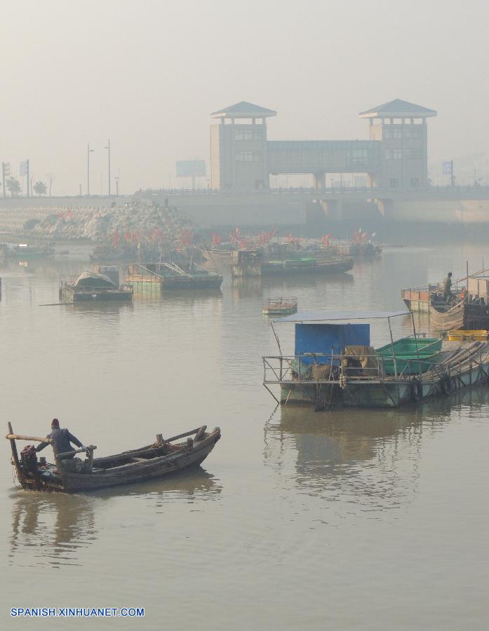 El esmog persistir&aacute; en China del domingo al lunes por la ma&ntilde;ana, y las autoridades meteorol&oacute;gicas del pa&iacute;s renovaron su alerta amarilla.