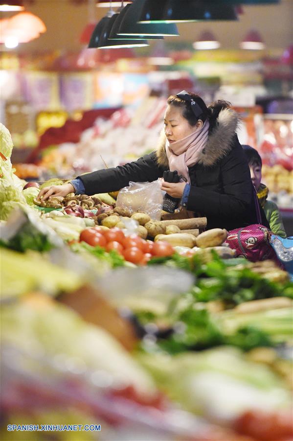 El Índice de Precios al Consumidor (IPC) de China subió un 1,4 por ciento interanual en 2015, muy por debajo de la meta del 3 por ciento establecida por el gobierno, según los datos dados a conocer por el Buró Nacional de Estadísticas (BNE).