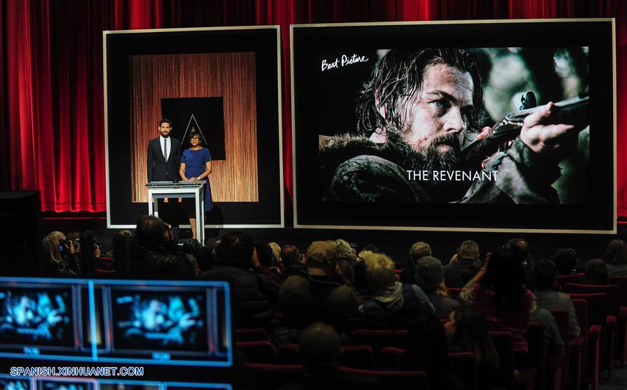 La película 'El Renacido' del director Alejandro González Iñárritu obtuvo por la mañana 12 destacadas nominaciones al Oscar cuando la Academia de Artes y Ciencias Cinematográficas anunció las nominaciones al 88º premio anual de la academia en el Teatro Samuel Goldwyn de Los Angeles.