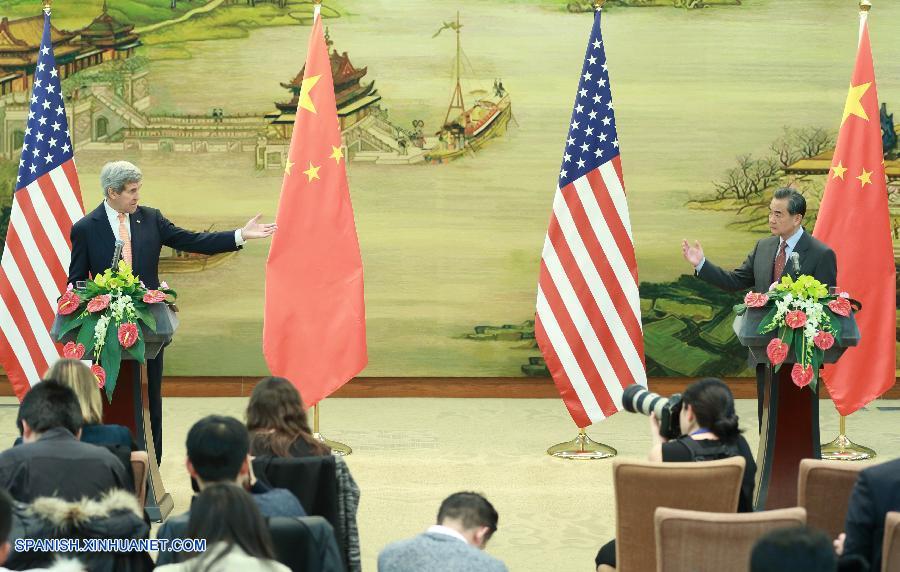 El secretario de Estado de Estados Unidos, John Kerry, reafirmó los tres Comunicados Conjuntos sino-estadounidenses y la política de una sola China durante sus conversaciones con el ministro chino de Relaciones Exteriores, Wang Yi, en Beijing.