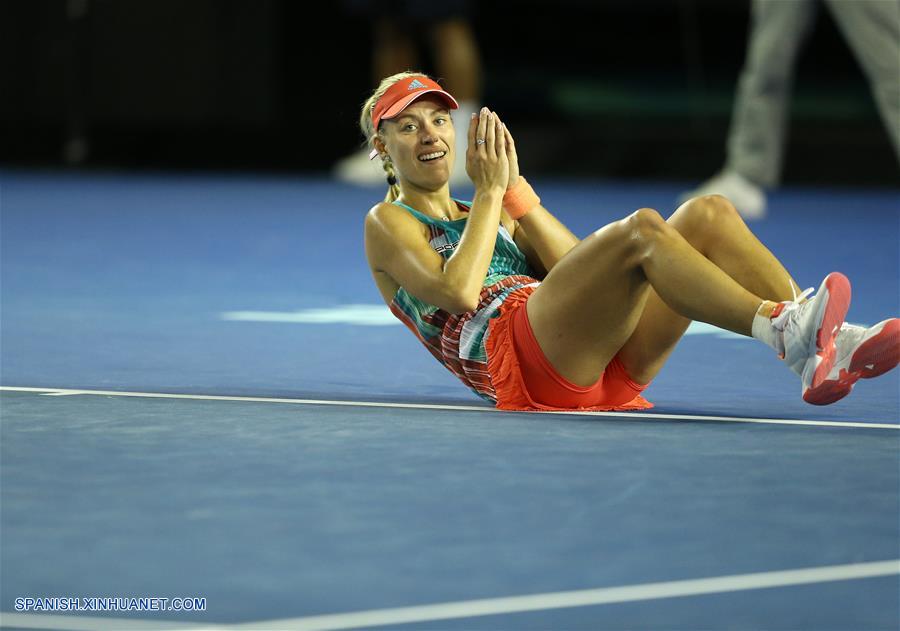 Angelique Kerber, séptima favorita del torneo, se impuso hoy en la final a la estadounidense Serena Williams, número uno del mundo, por 6-4, 3-6 y 6-4 para ganar el Abierto de Australia de tenis 2016, convirtiéndose así en la primera campeona alemana de Grand Slam desde 1999 cuando su compatriota Steffi Graf conquistó por última vez la Copa Suzanne-Lenglen en Roland Garros.