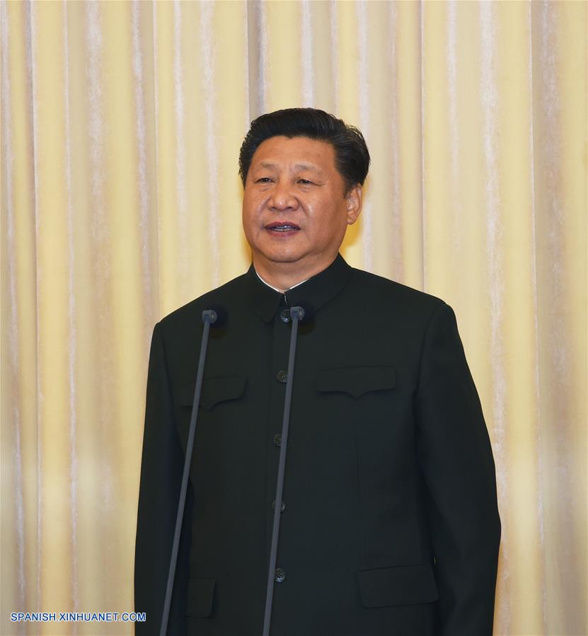 El presidente chino, Xi Jinping, confirió banderas militares a los cinco comandos de operaciones recién establecidos del Ejército Popular de Liberación (EPL) de China.