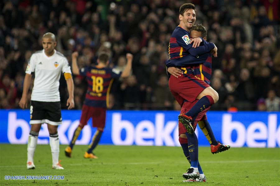 El equipo español de fútbol Barcelona goleó 7-0 al Valencia en las semifinales de ida de la Copa de Rey, encuentro disputado en el Camp Nou con cuatro goles del uruguayo Luis Suárez y tres del argentino Lionel Messi.