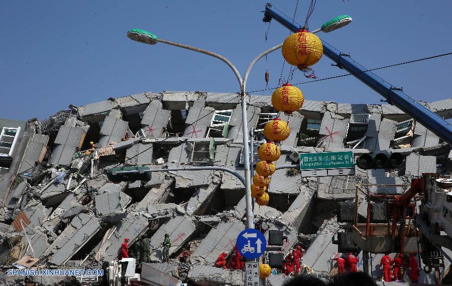 La cifra de muertos a causa de un fuerte sismo ocurrido en Taiwan había ascendido a 33 hasta las 22:00 horas de hoy.