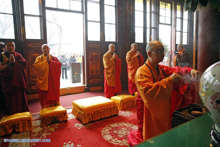Asociaciones budistas y taoístas de la parte continental china llevaron a cabo rituales de oración en Beijing por las víctimas del sismo que ocurrió en Taiwan el 6 de febrero.