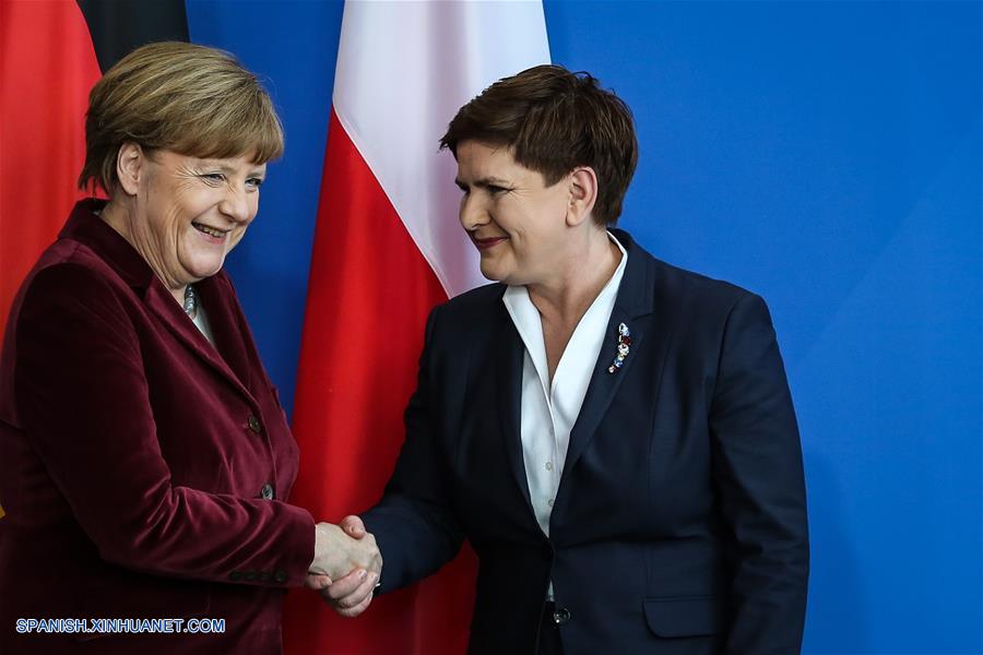 Alemania y Polonia harán todos los esfuerzos para tratar de alcanzar un compromiso con Reino Unido con el fin de que el país permanezca en la Unión Europea (UE), dijo la canciller de Alemania, Angela Merkel.