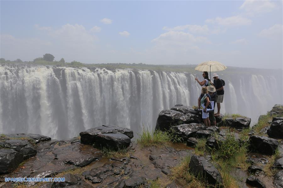 Cataratas Victoria, el lugar turístico más famoso de Zimbabue