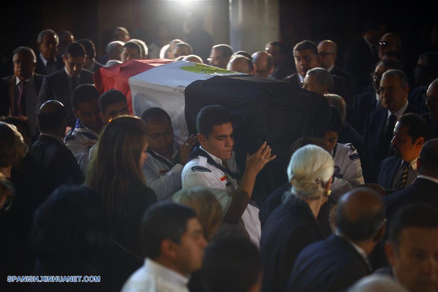 En una enorme procesión luctuosa militar en El Cairo, encabezada por el presidente egipcio Abdel-Fattah al-Sisi, Egipto despidió al ex secretario general de la ONU Boutros Boutros-Ghali.