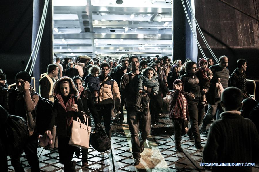 GREECE-PIRAEUS PORT-REFUGEE-ARRIVAL