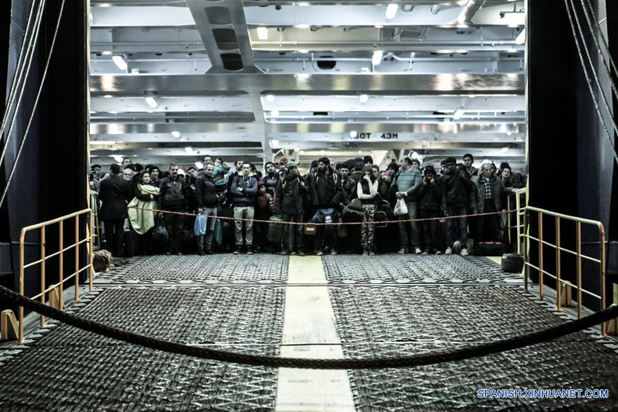 GREECE-PIRAEUS PORT-REFUGEE-ARRIVAL