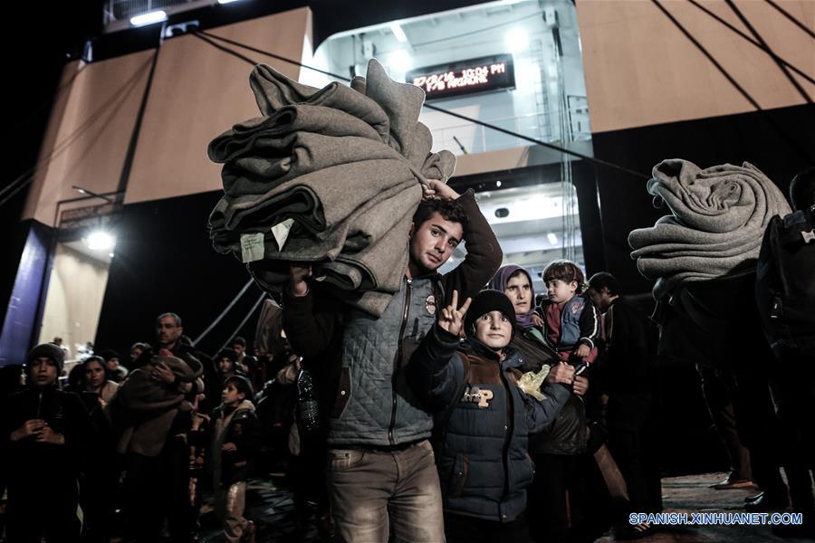 GREECE-PIRAEUS PORT-REFUGEE-ARRIVAL