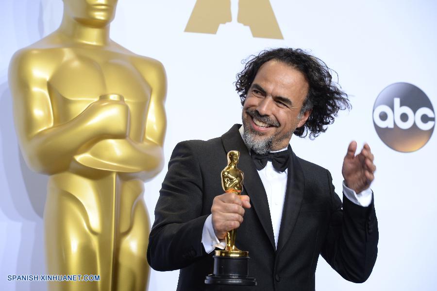 El director mexicano Alejandro González Iñárritu ganó el Oscar al mejor director por segundo año consecutivo gracias a su trabajo en 'El Renacido'.