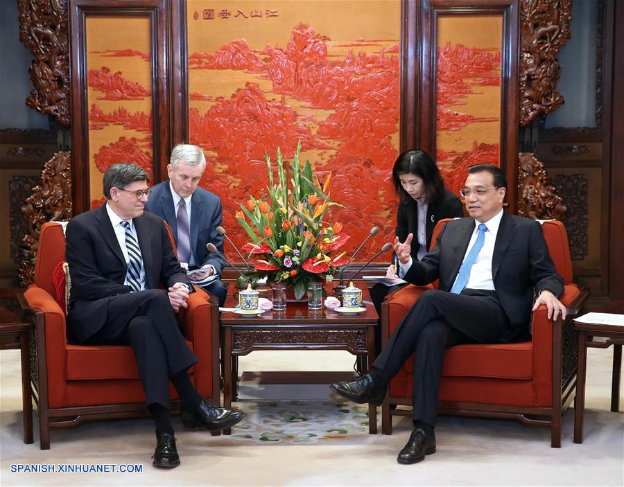 El primer ministro de China, Li Keqiang, reiteró que su país mantendrá básicamente estable el tipo de cambio del yuan y que avanzará en la reforma estructural.