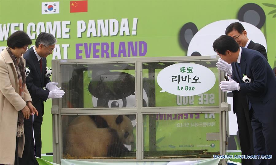 SOUTH KOREA-INCHEON-CHINA-GIANT PANDAS-ARRIVAL