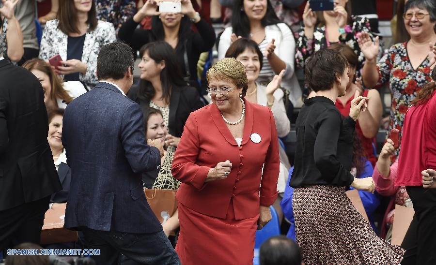 La presidenta chilena Michelle Bachelet destacó hoy el proyecto de ley que despenaliza el aborto en Chile, al asegurar que las mujeres tienen derecho a tomar decisiones. La presidenta chilena Michelle Bachelet destacó hoy el proyecto de ley que despenaliza el aborto en Chile, al asegurar que las mujeres tienen derecho a tomar decisiones.