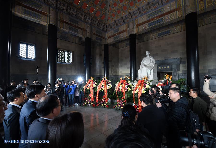 China celebró una serie de ceremonias para conmemorar el 91º aniversario del fallecimiento de Sun Yat-sen, un renombrado estadista que lideró la revolución que acabó con el dominio imperial en China.