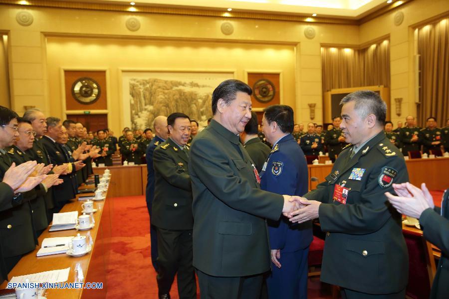 El presidente chino, Xi Jinping, ordenó hoy domingo que China tenga una 'teoría militar actualizada, pionera y única' para apoyar sus fuertes y dinámicas fuerzas armadas.