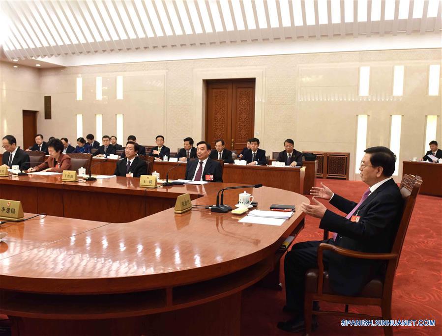 （两会）（2）张德江主持十二届全国人大四次会议主席团常务主席第三次会议