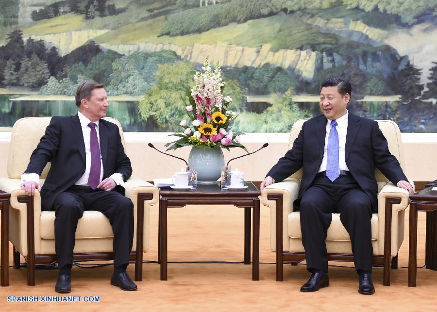 China y Rusia deben fortalecer la comunicación y la coordinación en asuntos internacionales y regionales para promover la solución política de las principales cuestiones problemáticas, dijo hoy el presidente Xi Jinping.