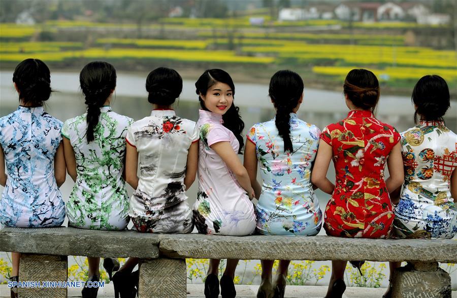 Shaanxi: Muestran la belleza de vestidos tradicionales de China en 