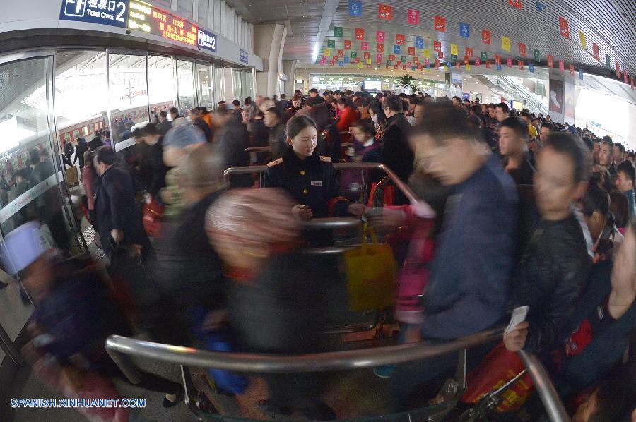 Los ferrocarriles de China registraron un aumento de pasajeros durante el periodo álgido de desplazamientos por las vacaciones del Día de Limpieza de Tumbas, o Festival de Qingming,, anunciaron hoy martes las autoridades de ferrocarriles.
