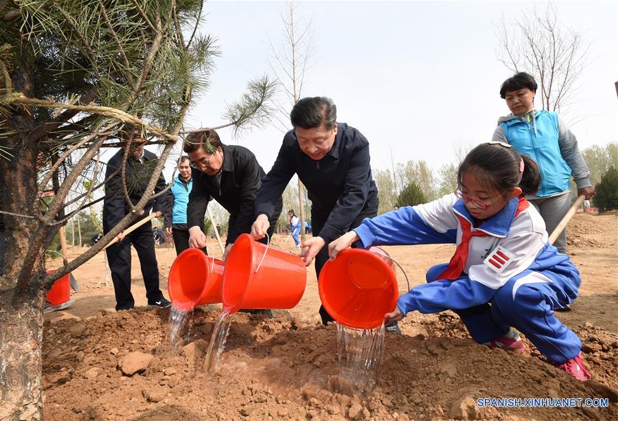 CHINA-BEIJING-LEADERS-TREE PLANTING (CN) 