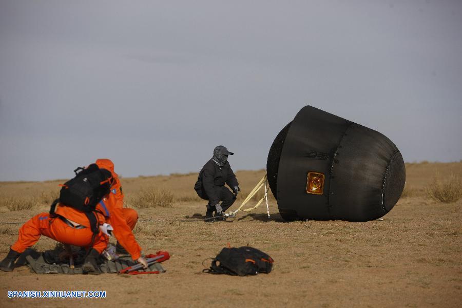 La cápsula de reentrada del primer satélite de microgravedad recuperable de China, el SJ-10, regresó de forma segura a la Tierra hoy lunes, marcando un paso sólido adelante en la investigación y la aplicación de la ciencia espacial.