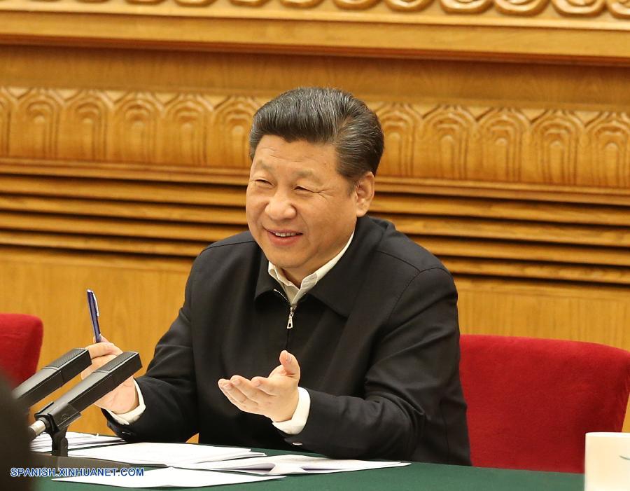 El presidente chino, Xi Jinping, instó hoy martes al desarrollo coordinado de la seguridad del ciberespacio y la informatización, así como a que se logren avances en materia de tecnología núcleo de internet.