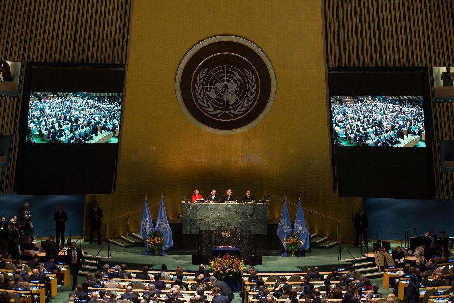 Líderes de 171 países se reunieron hoy en la sede de las Naciones Unidas para firmar el histórico Acuerdo de París sobre cambio climático, el primer paso para la entrada en vigor del pacto.